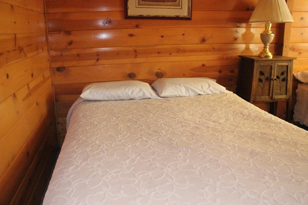 Twin Lakes Resort Bridgeport Bilik gambar